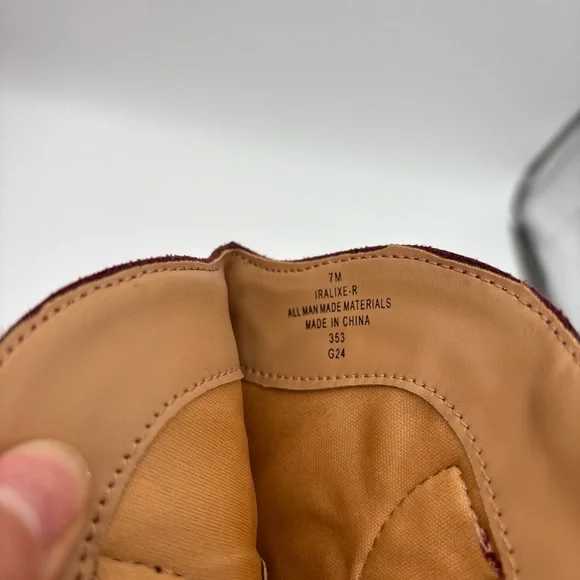 Indigo Red Heeled Boots with Classic Western Elegance - Picture 5 of 12